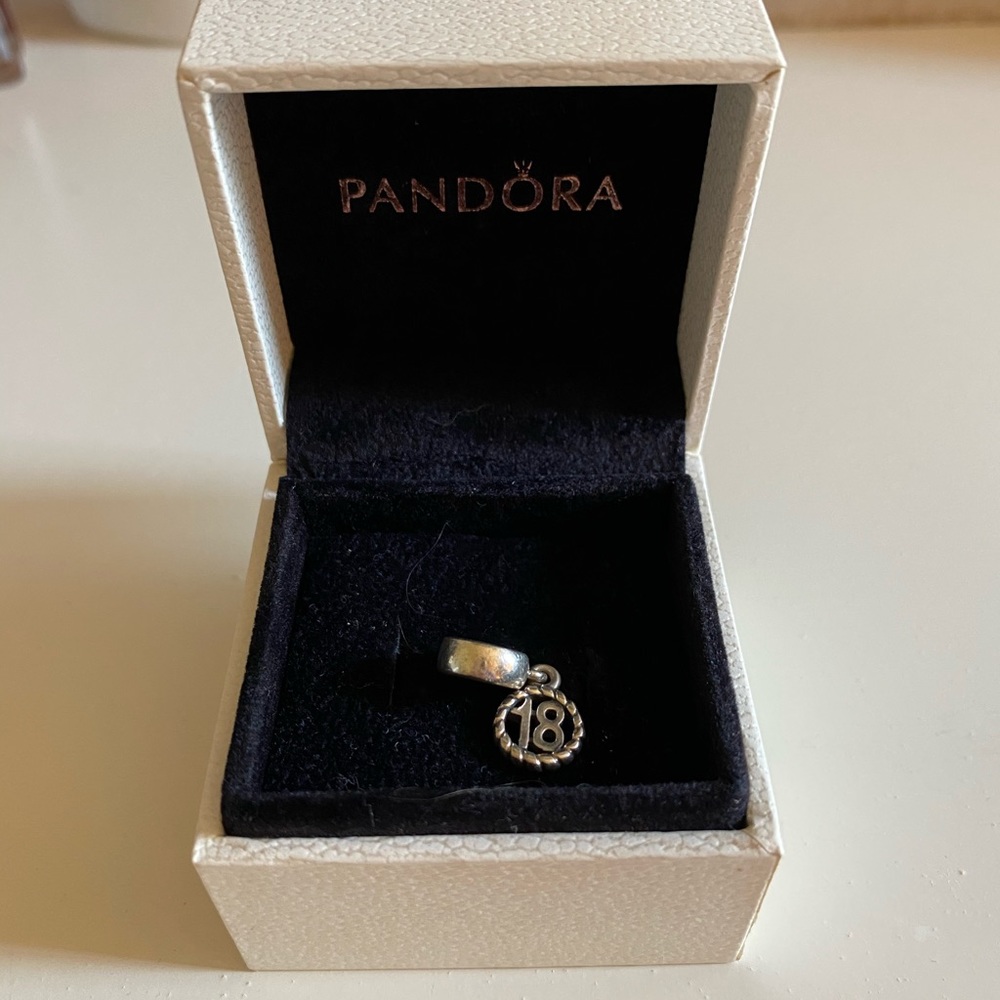 ❤️SOLD❤️Pandora 18 Charm